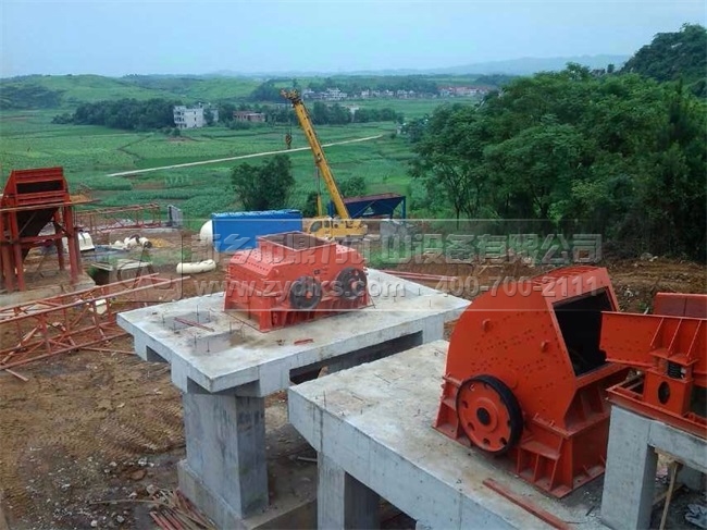 鼎力錘式破碎機(jī)