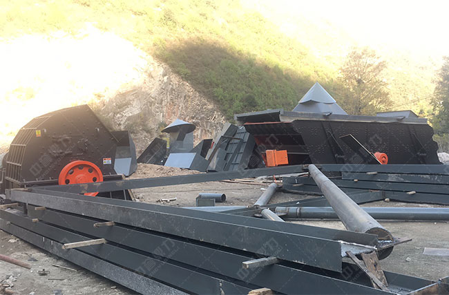 等待安裝的振動篩