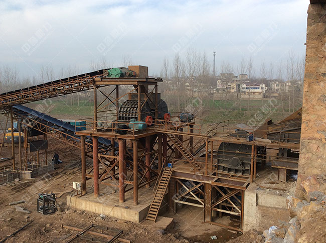 時(shí)產(chǎn)200噸碎石機(jī)案例現(xiàn)場(chǎng)