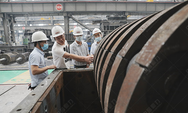 實地參觀中譽鼎力智能化一體生產(chǎn)車間